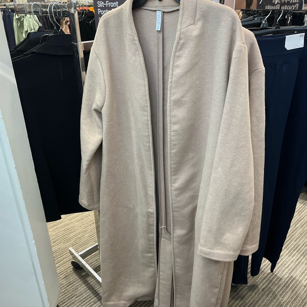 Coats 🧥 - Picture 2 of 2